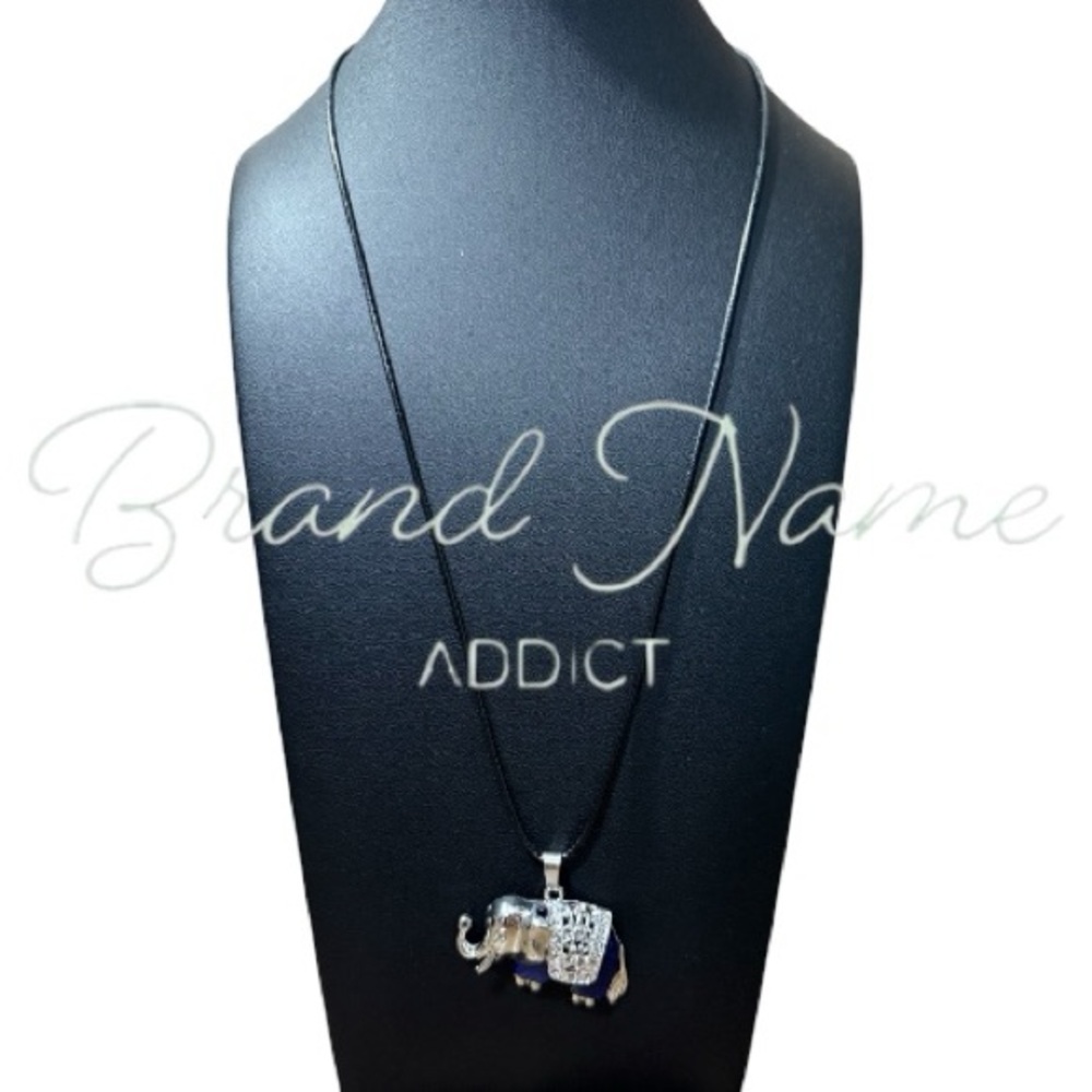 PRICE IS FIRM - Lapis Lazuli Silver Toned Elephant Necklace - Picture 5 of 6